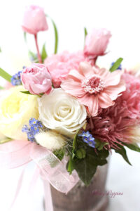 ワスレナグサを使ったプリザーブドアレンジメント