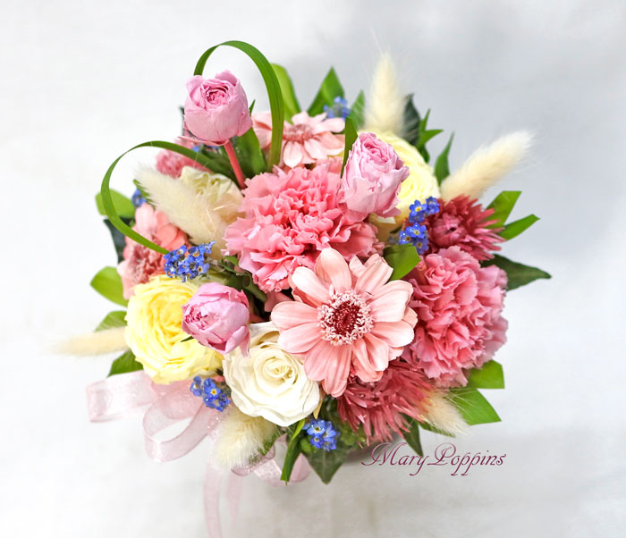 ワスレナグサを使ったプリザーブドアレンジメント