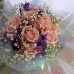 リューココリーネとバラの花束