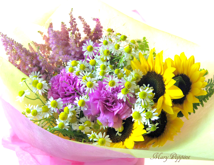 カモミールと向日葵の花束